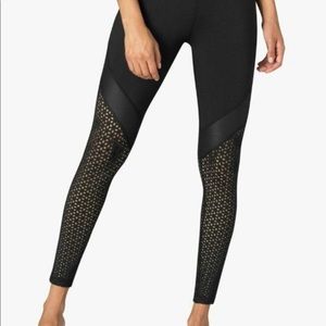 Beyond Yoga High Waisted laser leggings Sz. XS
